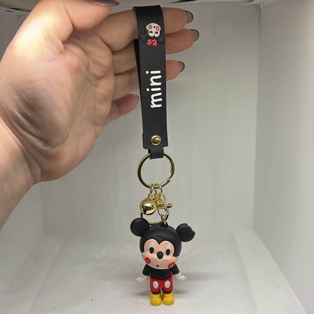 Mini Mickey Mouse Keychain Figure - Picture 11 of 16
